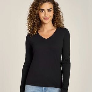 Mott & Bow Black V-Neck Long Sleeve Tee